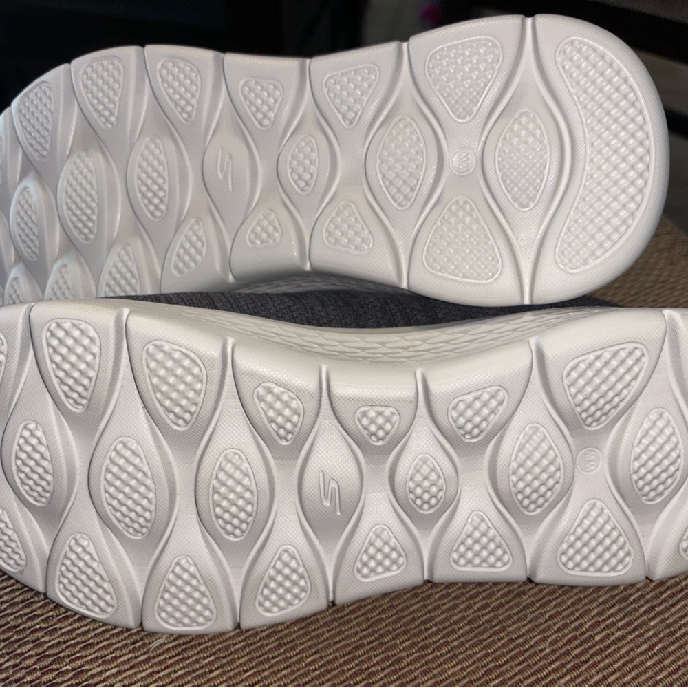 Men’s Sneakers - Picture 4 of 7